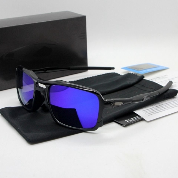 オークリー正面デザイン